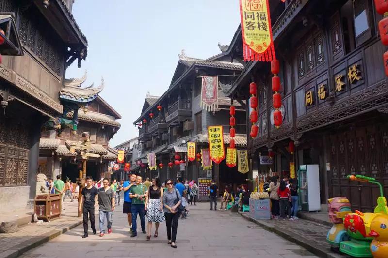 全球最大固态硬盘开启预售:61TB容量,价格超26000元!